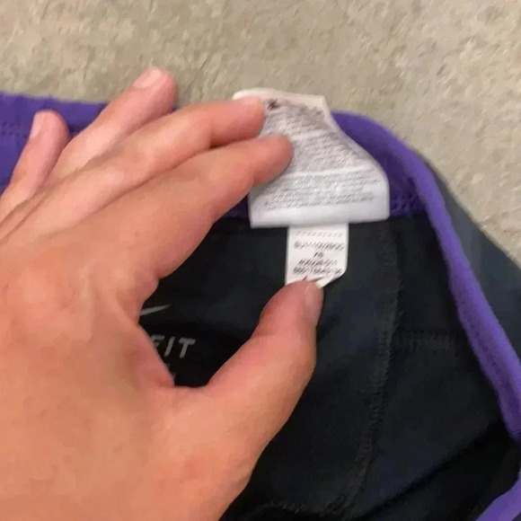 Nike dri-fit capri leggings - Picture 3 of 4